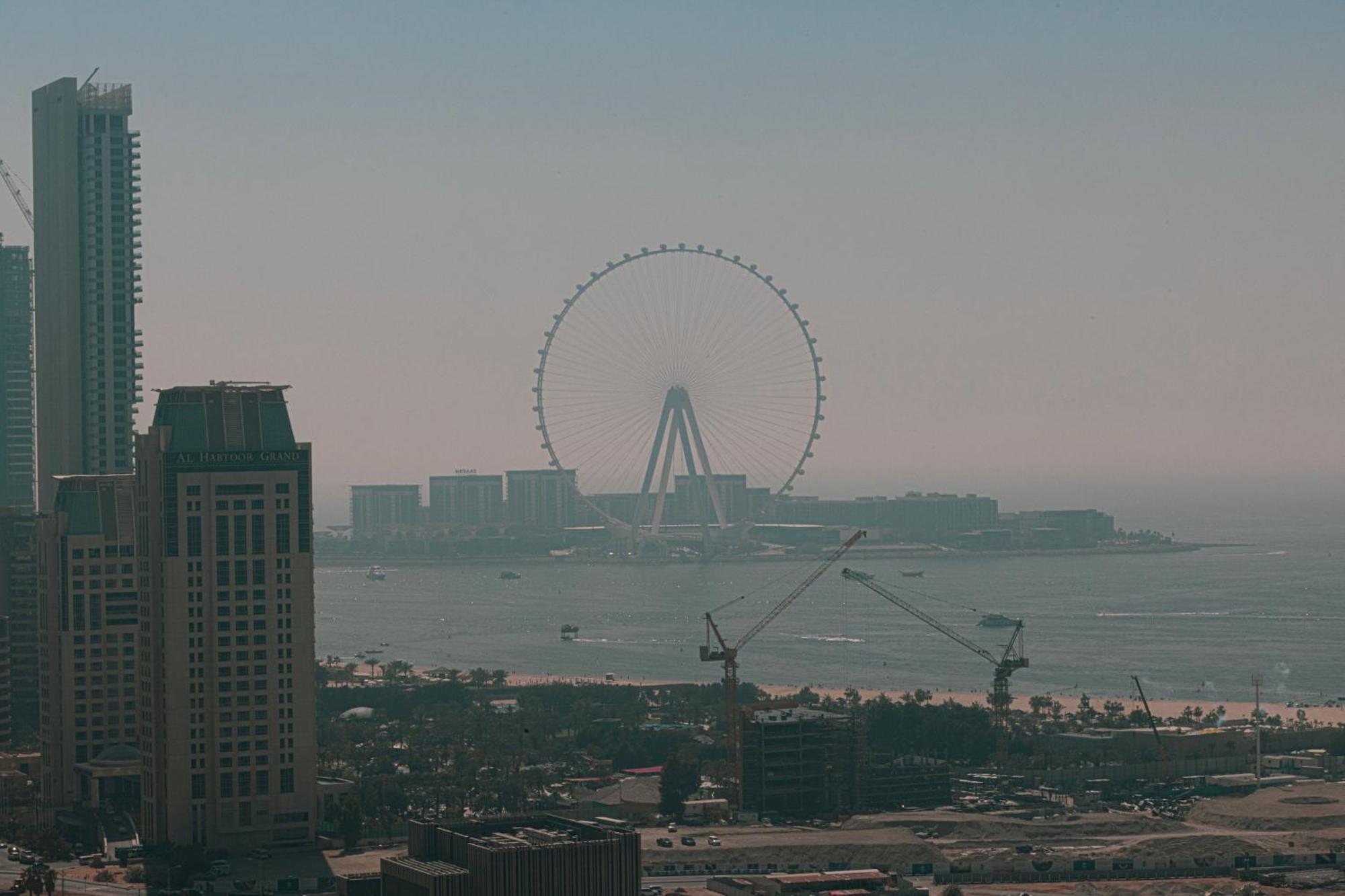 Prime Location - 2br With Spectacular Sea View * Dubai